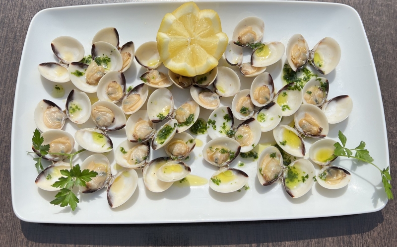 ALMEJAS A LA PLANCHA